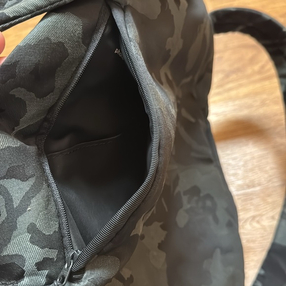 Lululemon City Adventurer (?) Backpack in Green Camo - Picture 7 of 7